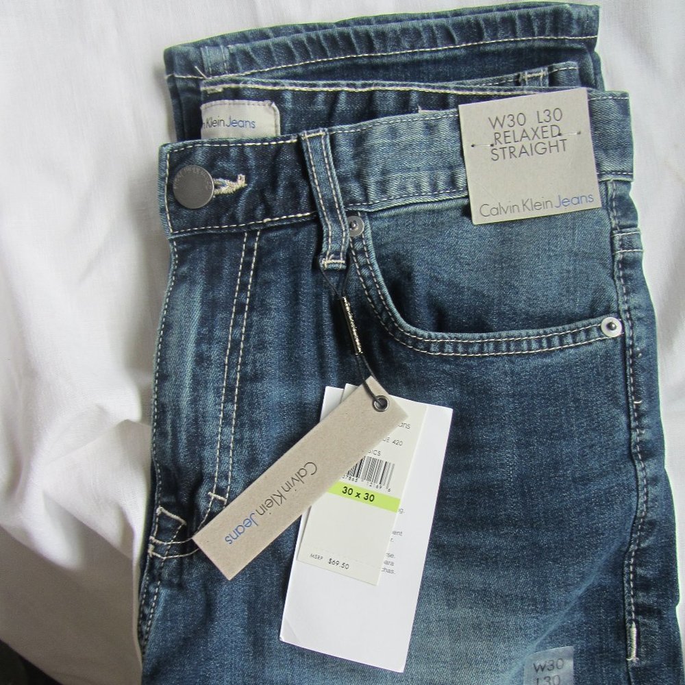 Calvin Klein Jeans W30 L30 Relaxed Straight Mens NWT